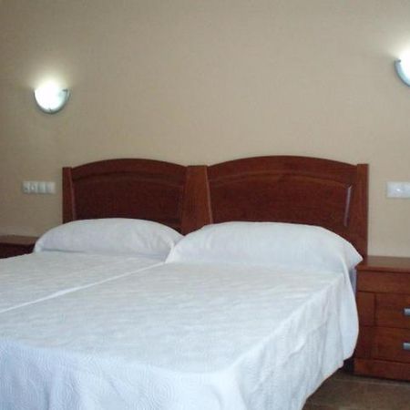 Hostal El Altozano Монтанчес Экстерьер фото